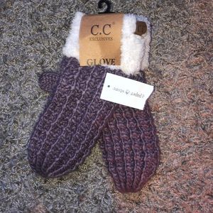 brand new knit mittens